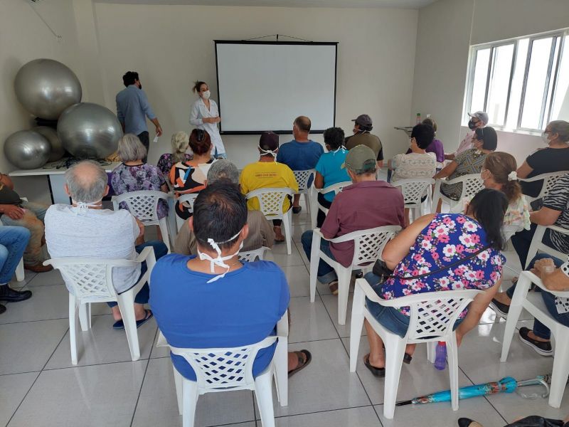 Palestra reúne Grupo Hiperdia de Anahy e pacientes passam por atendimentos especiais em saúde 